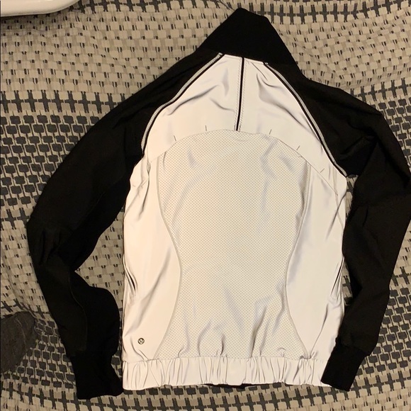 Lululemon bomber jacket ca 35801 rn 106259 c5 - Picture 5 of 7